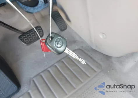 2004 Toyota Sienna Le из США, поврежденный, VIN 5TDZA23C04S087701